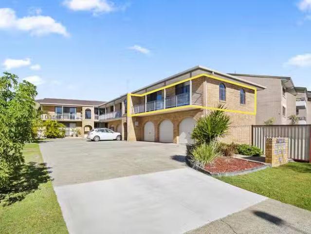 For Rent! 2 BR 6/3 Angie Court, Mermaid Waters, QLD 4218