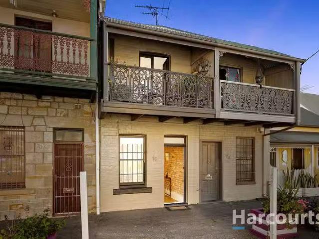 For Rent! 2 BR 76 Laman Street, Cooks Hill, NSW 2300 House f.