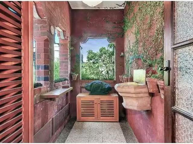 Deal! 2 BR 7/120 Roscoe Street, Bondi Beach Apartment for rent.