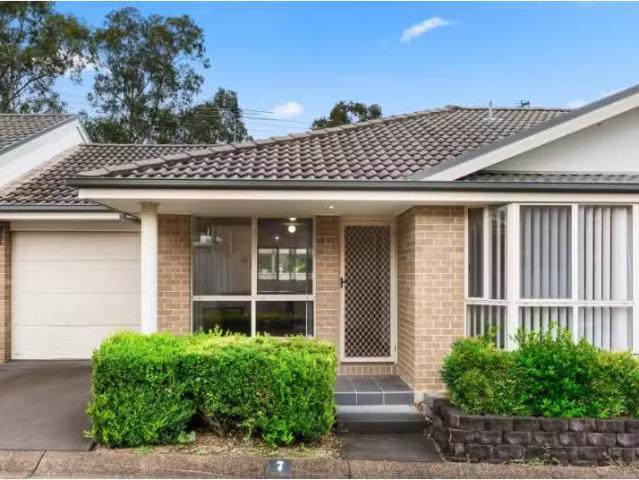 Unique 2 BR 7/20 22 Molly Morgan Drive, East Maitland Apartmen.