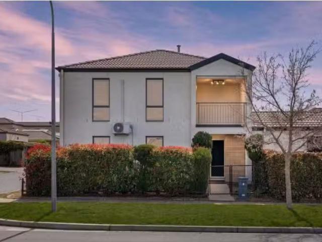 For Rent! 2 BR 7 Moonlight Avenue, Harrison Townhouse for rent.