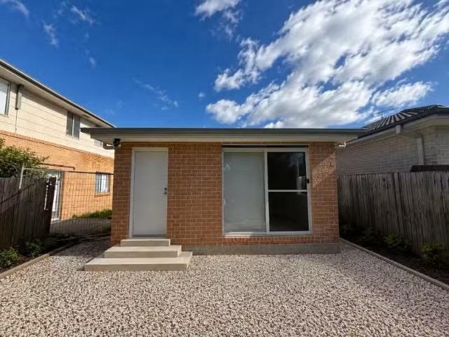 Cheap 2 BR 7a Pom pom Place, EDMONDSON PARK House for rent Li.
