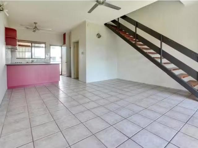 Charming 2 BR 8/5 Warrego Court, Larrakeyah Apartment for rent.
