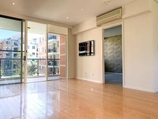 For Rent! 2 BR 87/95 Bonar Street, Wolli Creek, NSW 2205