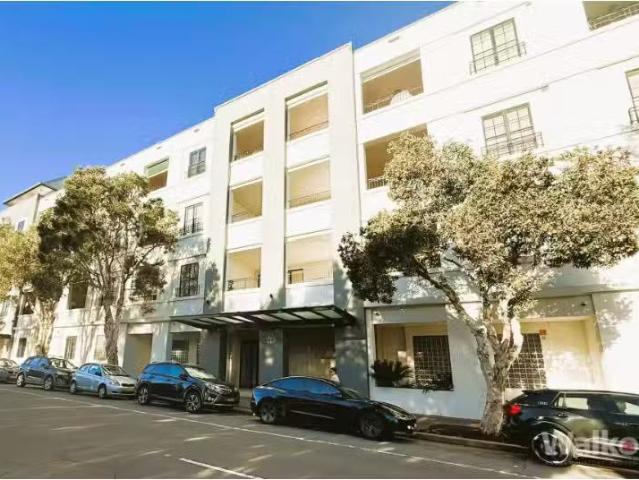 Just in! 2 BR 8/215 Darby Street, Cooks Hill Apartment for ren.