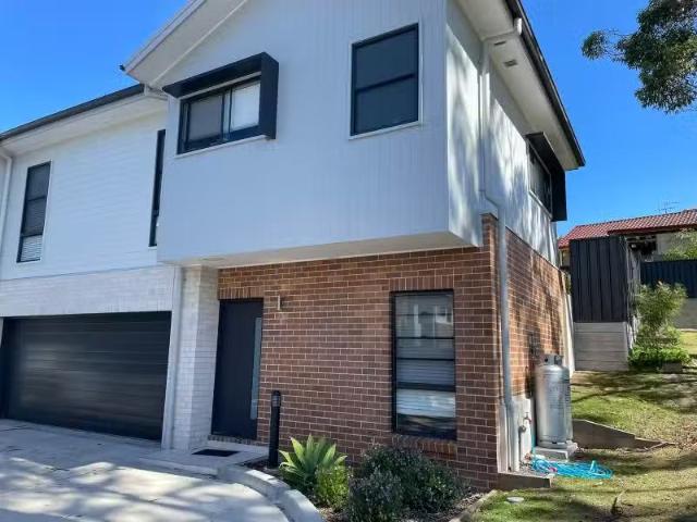 For Rent! 2 BR 8/235 Warners Bay Rd, Mount Hutton House for re.
