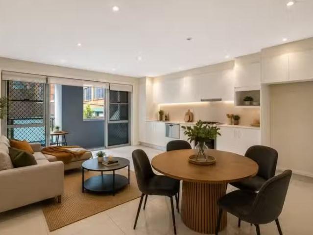 Deal! 2 BR 8/27 Queen Street, CHIPPENDALE, NSW 2008 Apartmen.