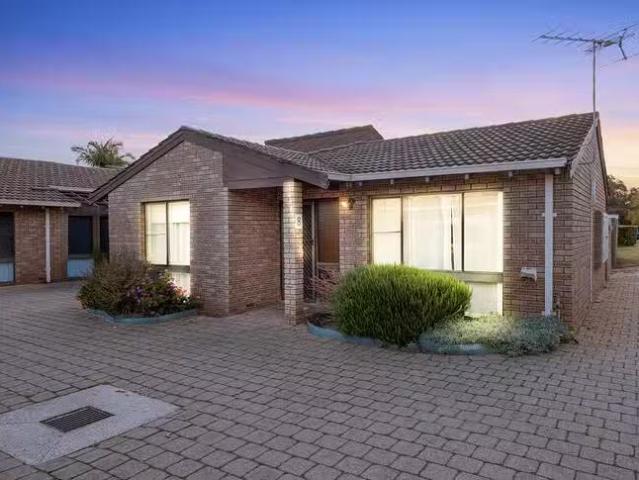 Charming 2 BR 8/25 Stewart Way, Noranda, WA 6062