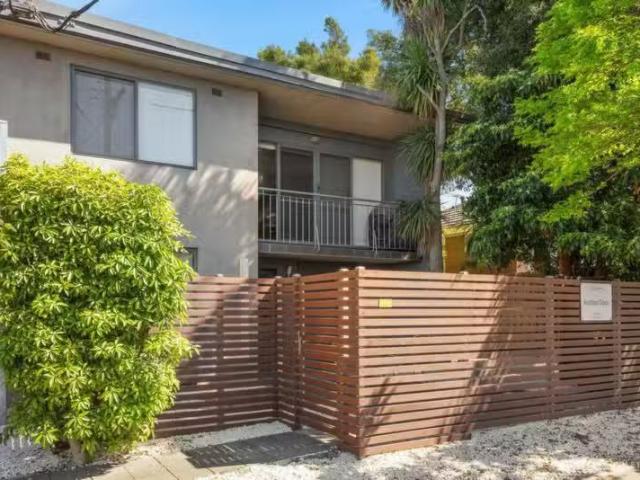 Cheap 2 BR 8/383 Gilbert Road, Preston VIC 3072 Apartment Au.