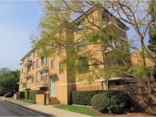 Unique 2 BR 8/3 Clifford Street, Mosman Apartment for rent Li.