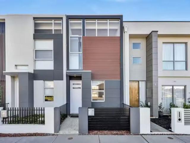 Unique 2 BR 8 Rutland Street, MOUNT BARKER, SA 5251 Townhous.