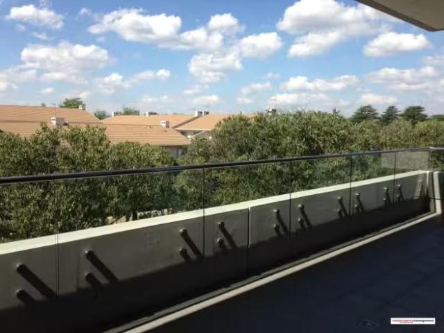 Charming 2 BR 90/22 Eyre Street, KINGSTON Apartment for rent.