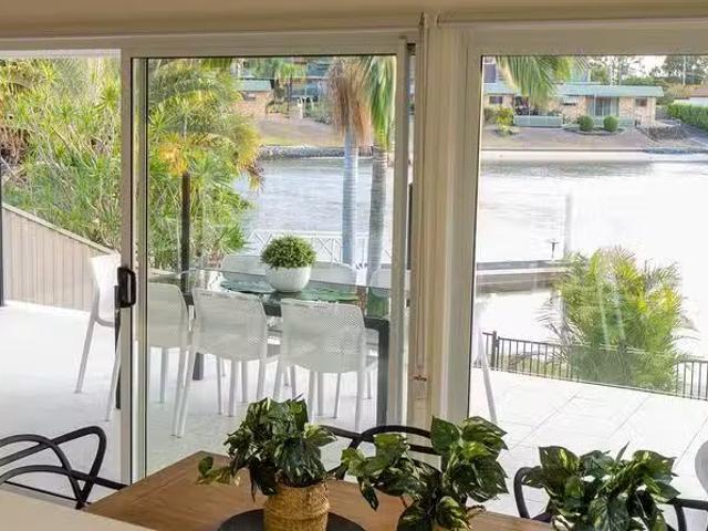 Rental! 2 Helen Court, Broadbeach Waters, QLD 4218