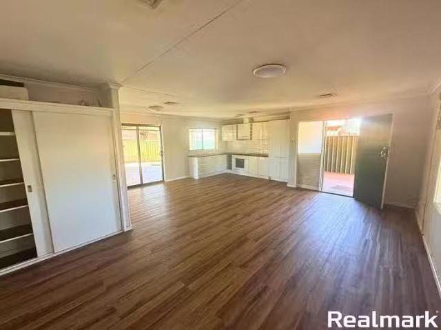 Cozy 2 Ross Avenue, Newman, WA 6753