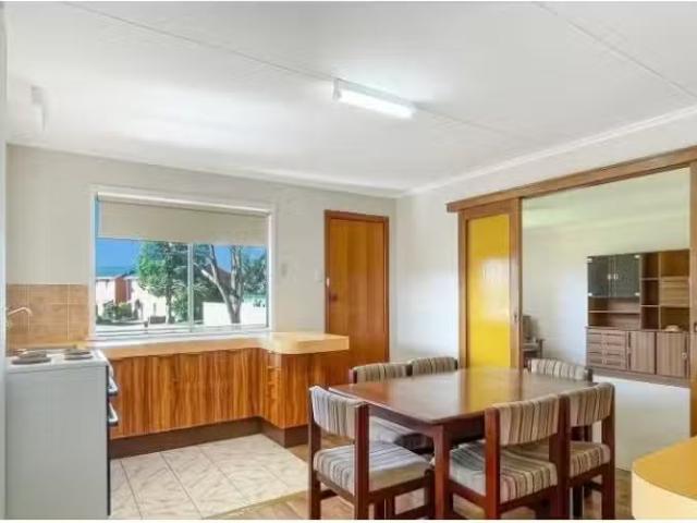 Unique 2 Suncrest Parade, Gorokan House for rent Listed by Ja.