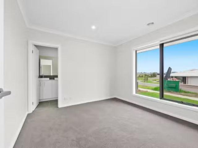 Nice 2 Savannah Court, Delacombe VIC 3356 House For Lease