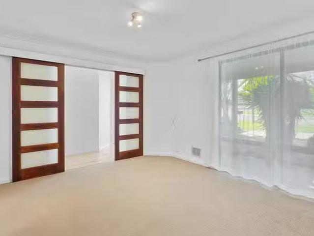 Unique 2 Seaforth Drive, Halls Head, WA 6210