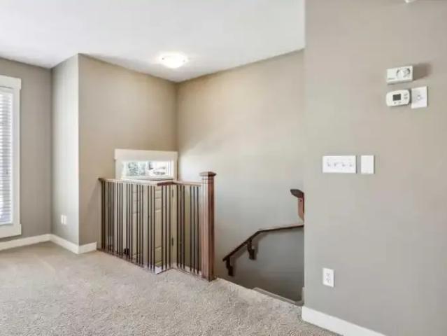 For Rent 2.5 Bedroom Townhouse Chestermere AB DS106095917