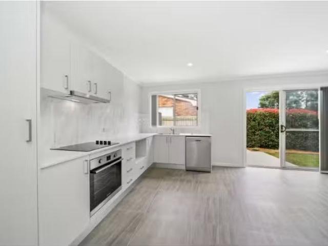 For Rent! 2A Devon Place, Galston House for rent Listed by Ma.