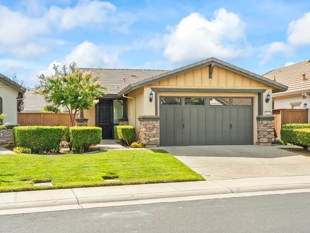 FOR RENT: 2BD/2BA Single Story Home in 55+ Community
