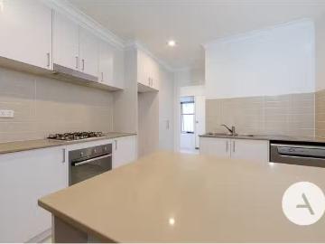 Cozy 2D Avenal St, Crace Townhouse for rent Listed by Luke St.