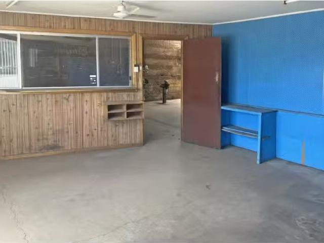 Cozy 33 Third Avenue, Narromine Apartment for rent Listed by.