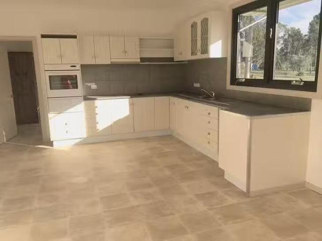 Charming 33 Elliot Street, Pratten, QLD 4370