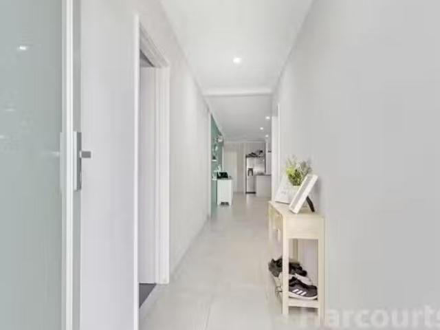 Cozy 33 Impressions Drive, Eglinton, WA 6034