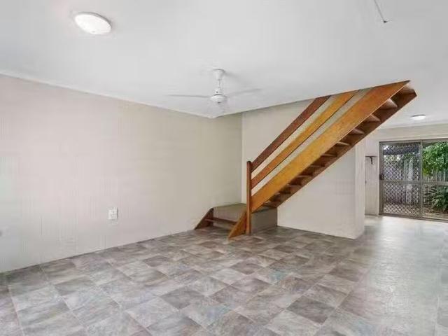Nice 3/3 Mintaro Crescent, Woree, QLD 4868