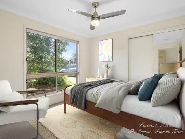 Unique 33 Paddy Circuit, ORMEAU, QLD 4208 House for Rent