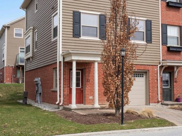 FOR RENT: 3025 Singleton Ave Unit 52