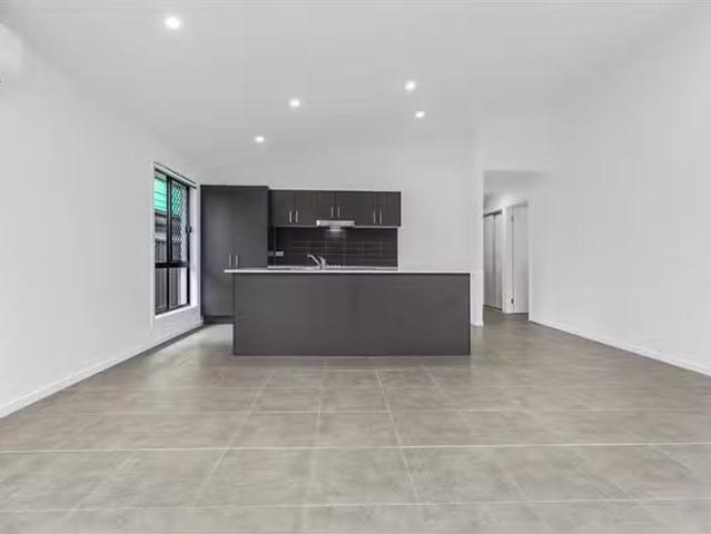 Cozy 30 Crane Street, Hamlyn Terrace Townhouse for rent Liste.