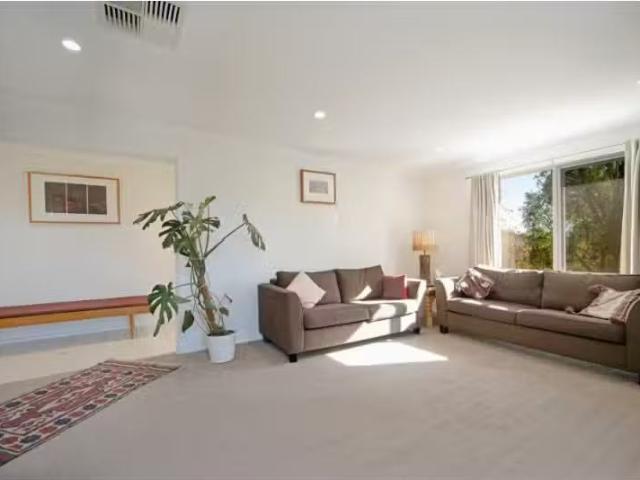 Nice 30 Rene Street, CHAPMAN House for rent Listed by Sarah M.