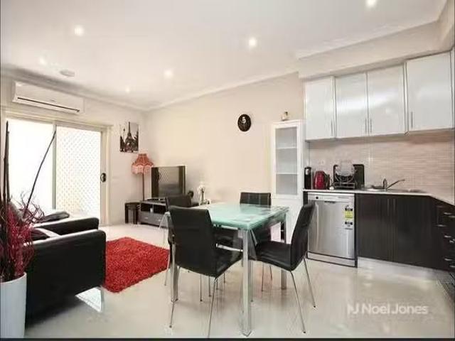 Nice 3/114 Hilton Street, Glenroy VIC 3046