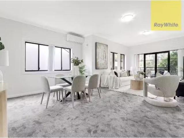 Nice 3/11 15 Refractory Court, HOLROYD Apartment for rent Lis.