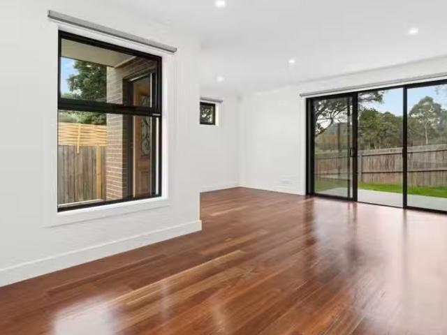 Unique 3/1250 Riversdale Road, BOX HILL SOUTH, VIC 3128 Hous.