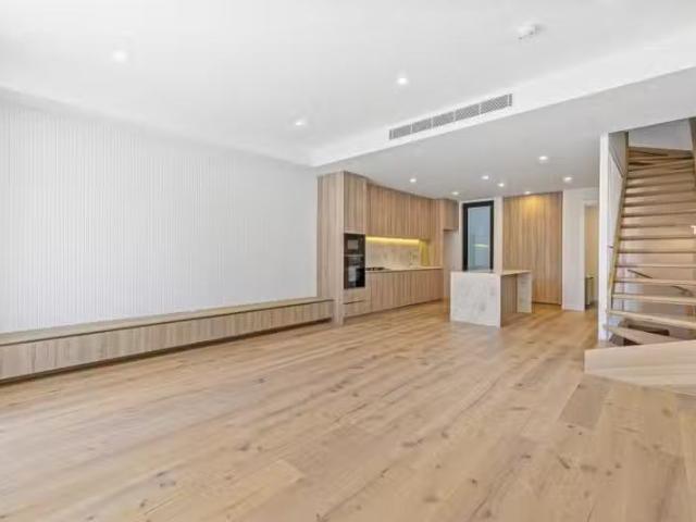 Cozy 3/15 17 Station Avenue, Mckinnon VIC 3204