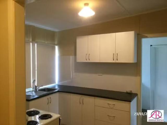 Cheap 3/177 Marsh Street, Armidale Apartment for rent Listed.