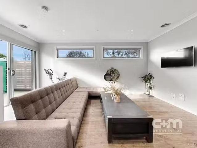 Charming 3/1 Blucher Street, Glenroy, VIC 3046