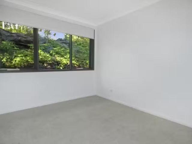 Just in! 31 Leumeah Road, Woodford House for rent Listed by T.