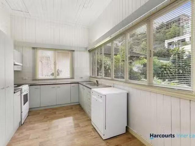 Charming 31B Wendell Street, Norman Park, QLD 4170