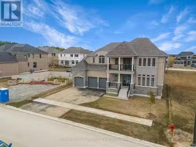 Just in! 32 Twinleaf Crescent, Adjala Tosorontio, ON, L0G 1W0.
