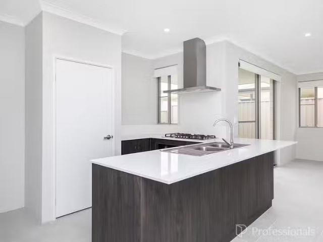 Cheap 32 Bridgewater Approach, Yanchep, WA 6035