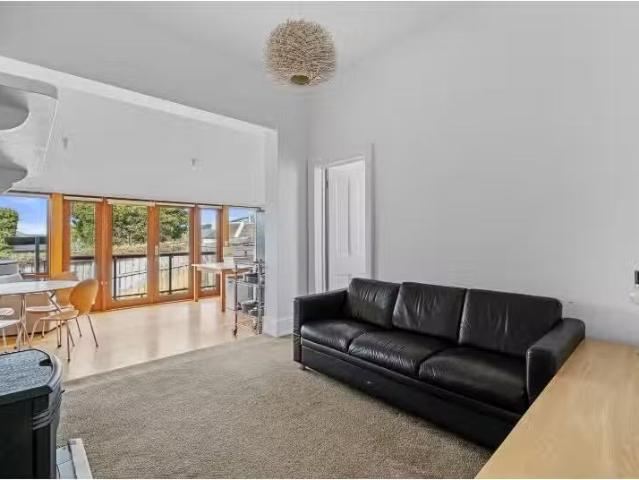 Just in! 32 Colville Street, Battery Point Apartment for rent.
