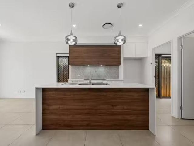 For Rent! 32 Ismaeel Cct, KURABY, QLD 4112 House for Rent
