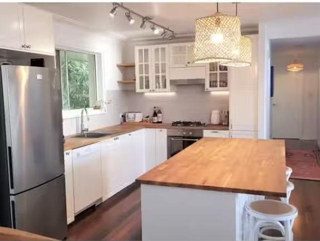 Cheap 32 Laura Street, Banora Point House for rent Listed by.