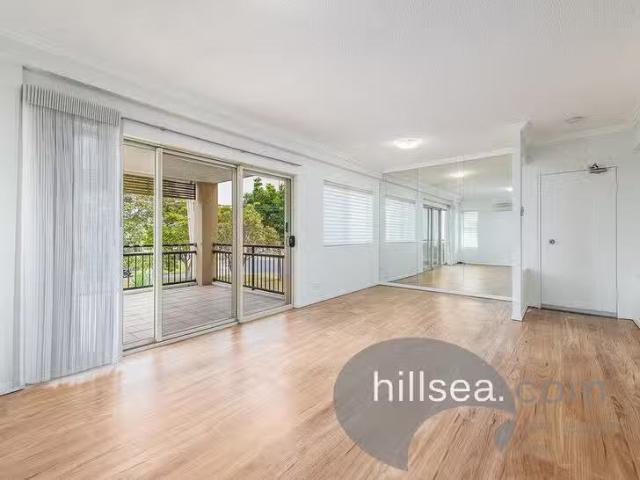 Just in! 3/2 Oleander Avenue, Biggera Waters, QLD 4216