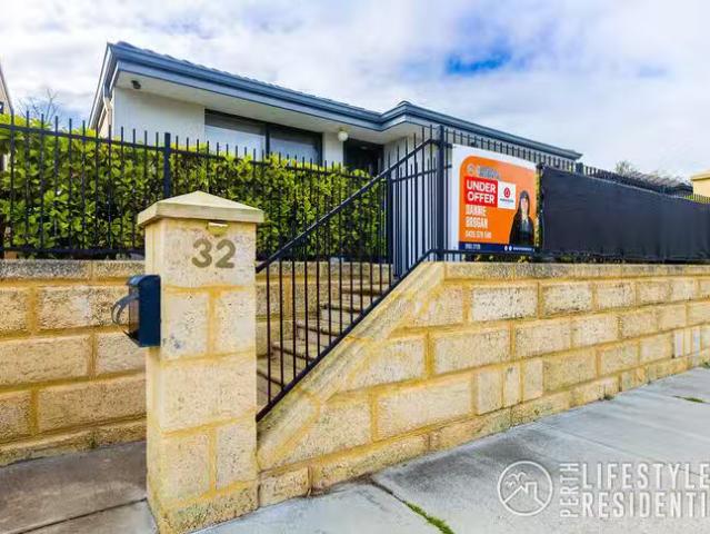Deal! 32 Ravensbourne Street, Yanchep, WA 6035
