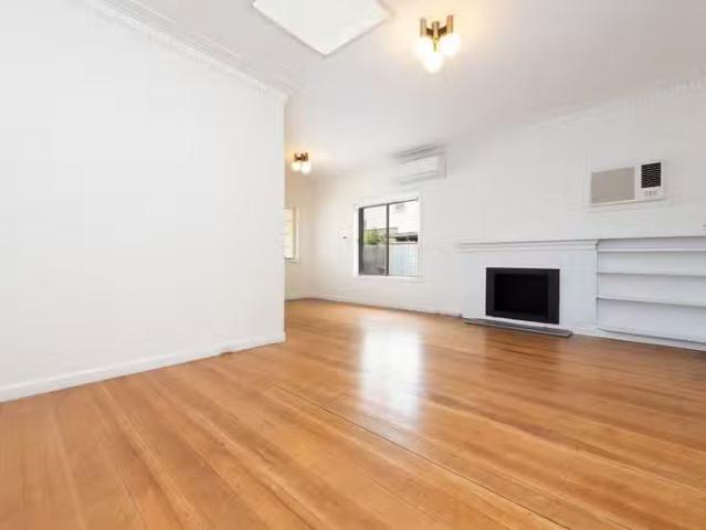 Just in! 32 Sargood Street, Altona VIC 3018