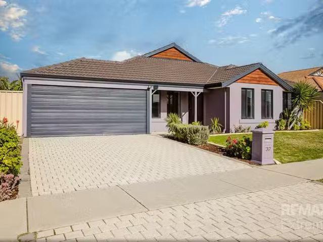 Charming 32 Shropshire Crescent, Butler, WA 6036